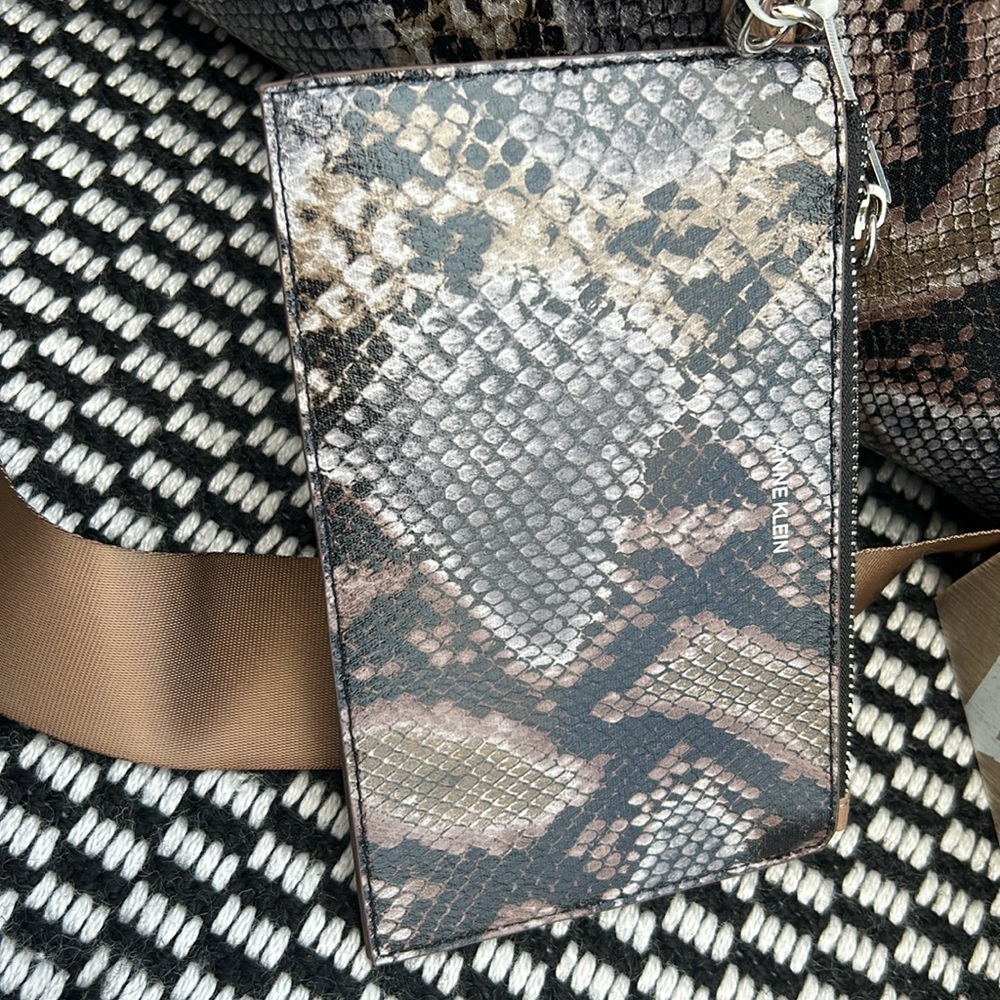Travel tote with straps - Picture 5 of 5